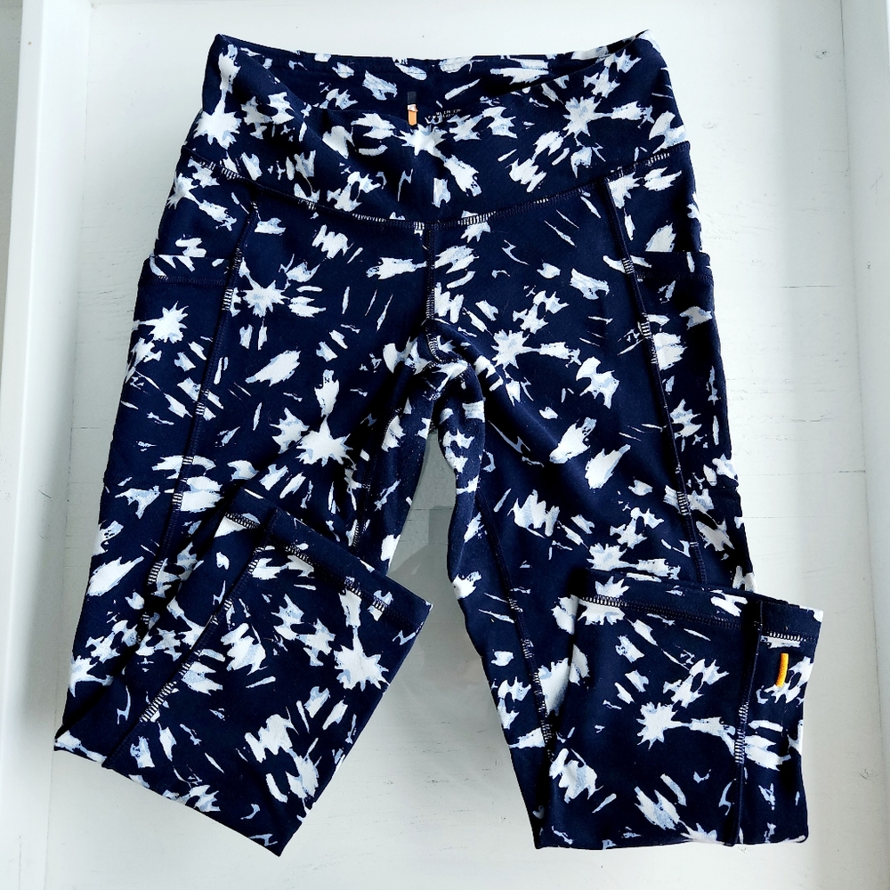 Lucy 2 Side Pockets Capri Leggins, Blue Pattern, Size S/P